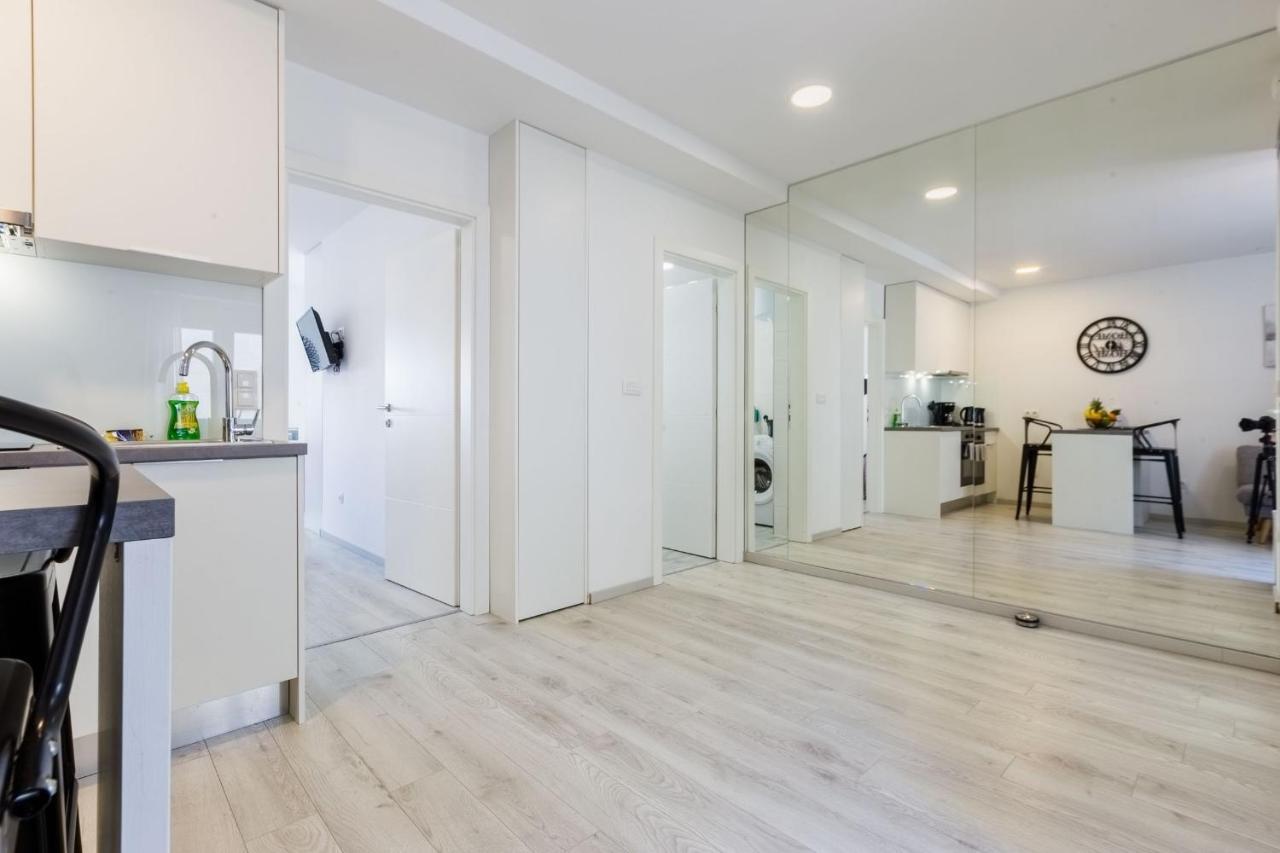 2Sis 2 Apartments Задар Экстерьер фото