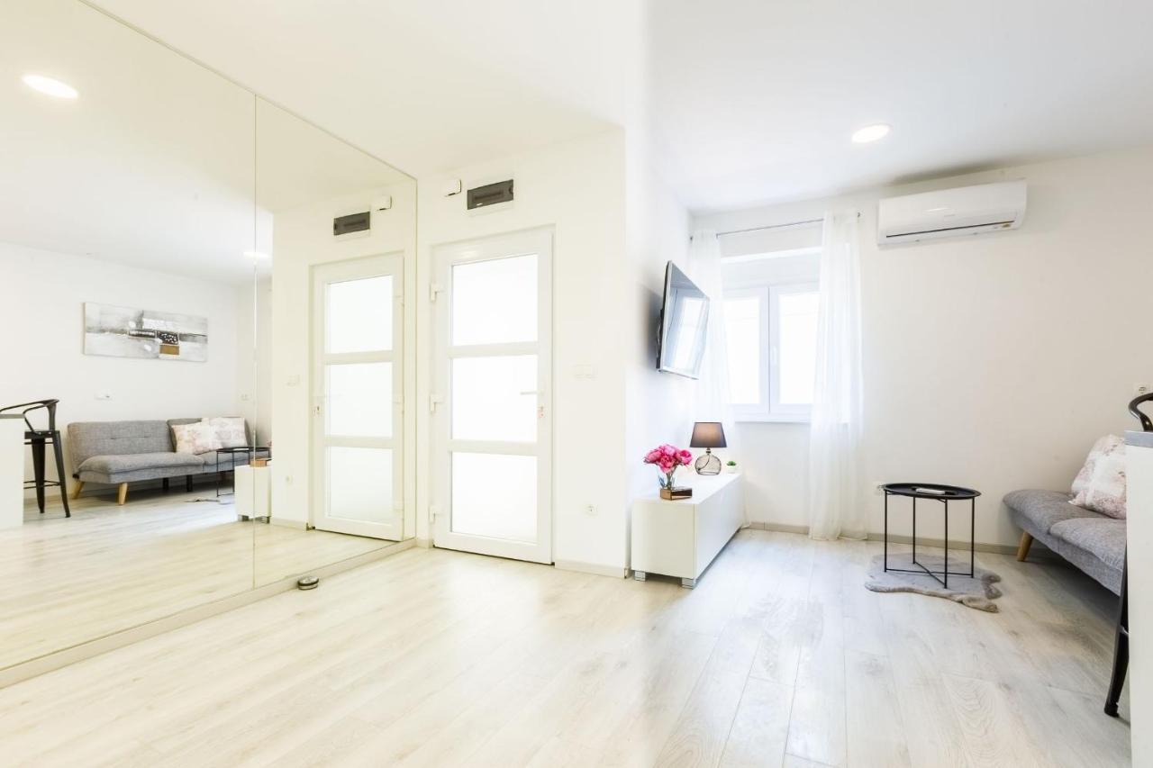 2Sis 2 Apartments Задар Экстерьер фото