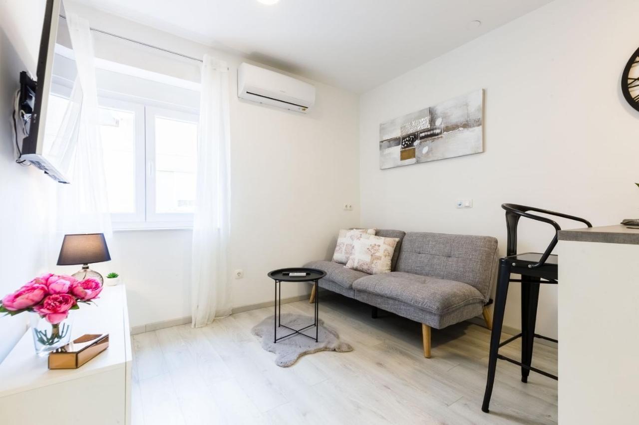 2Sis 2 Apartments Задар Экстерьер фото