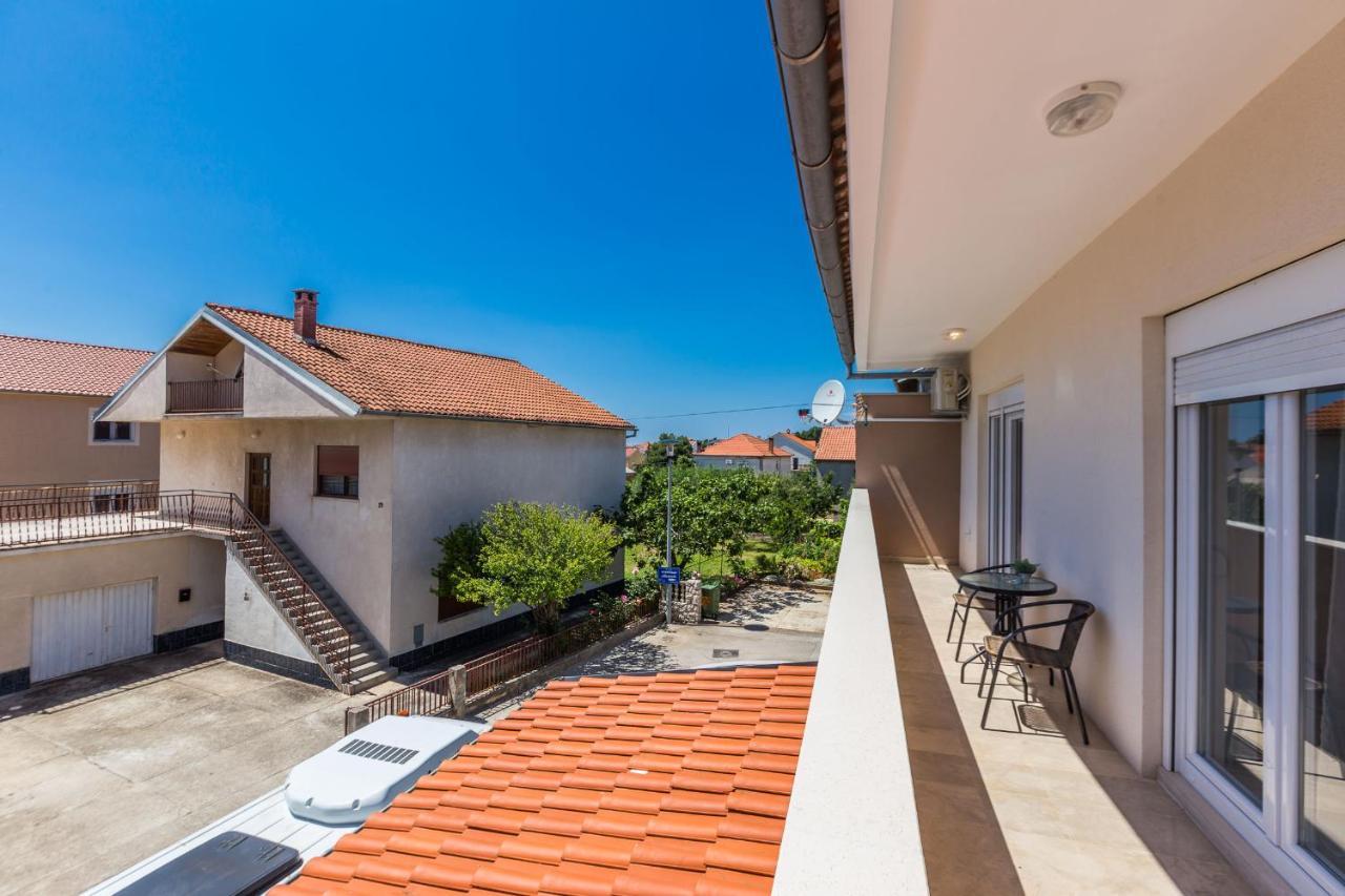 2Sis 2 Apartments Задар Номер фото