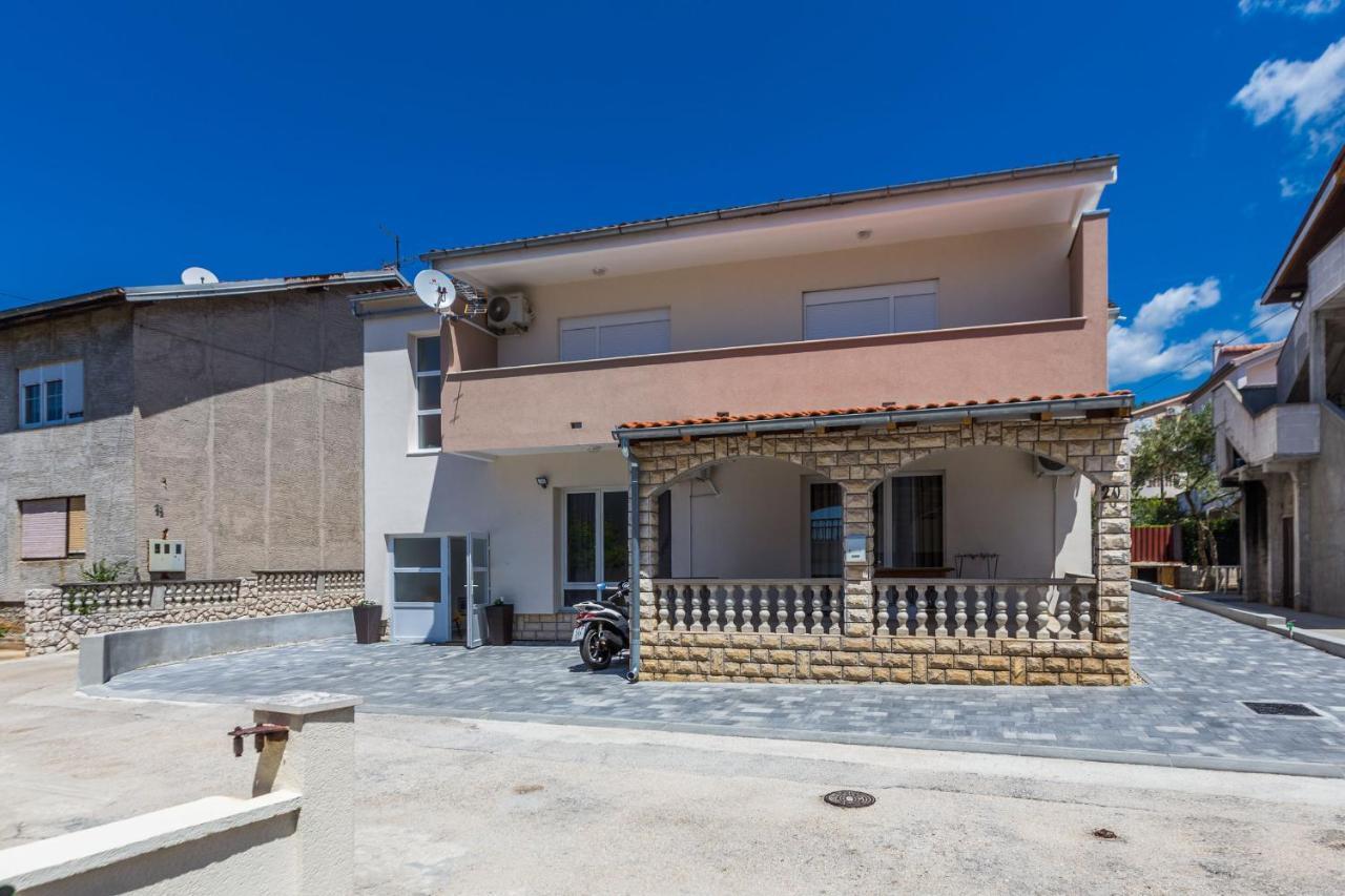 2Sis 2 Apartments Задар Экстерьер фото