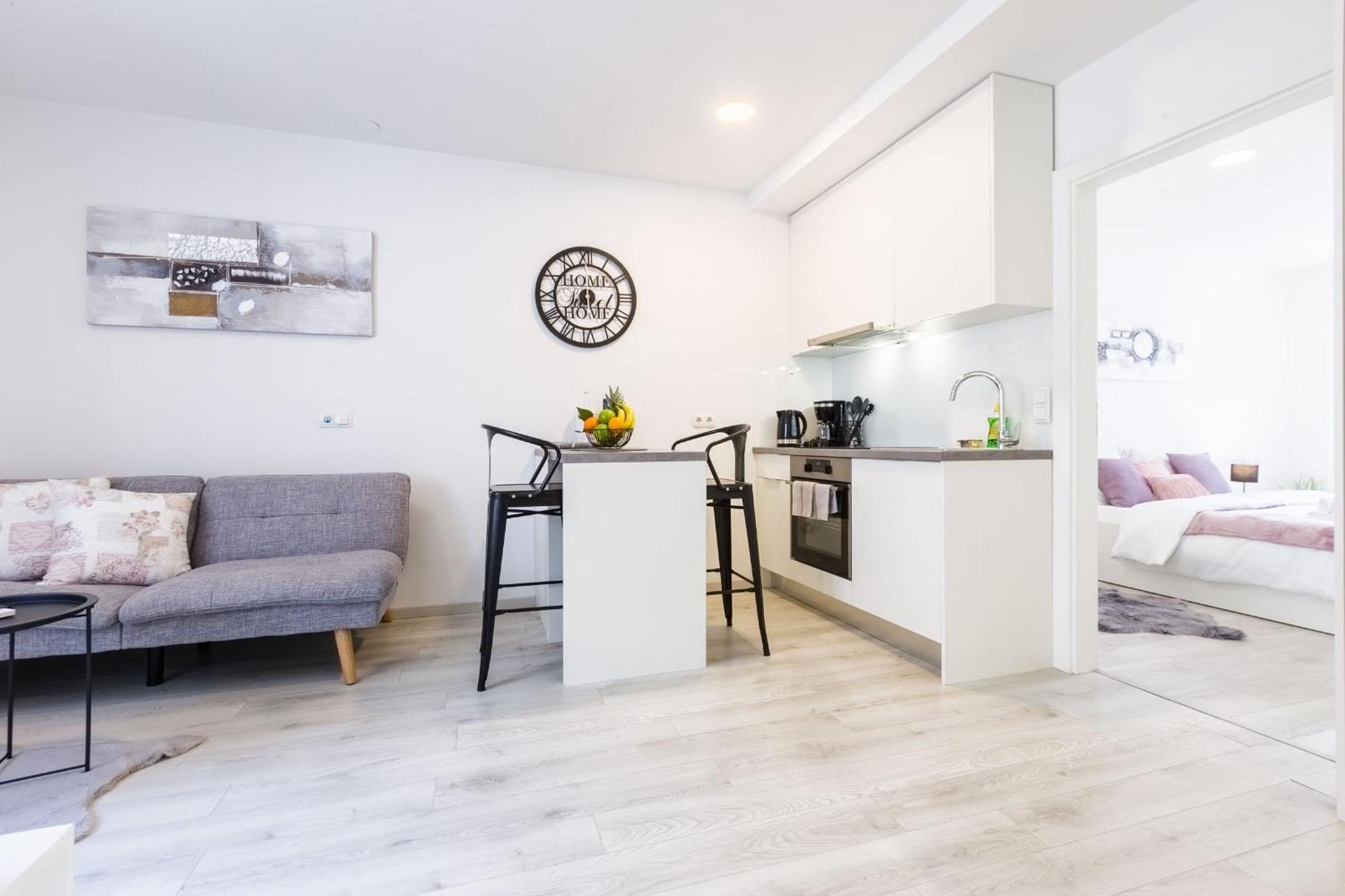 2Sis 2 Apartments Задар Номер фото